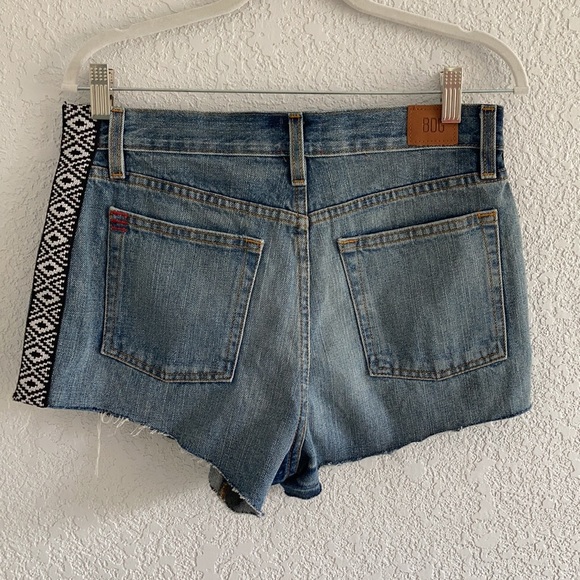 BDG Girlfriend High-Rise Shorts - Picture 2 of 4